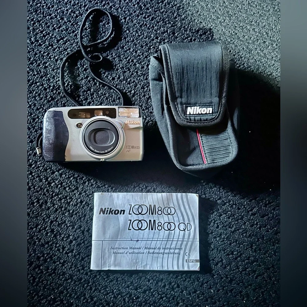 Nikon Zoom 800 AF Silver and Black Digital Camera with Case